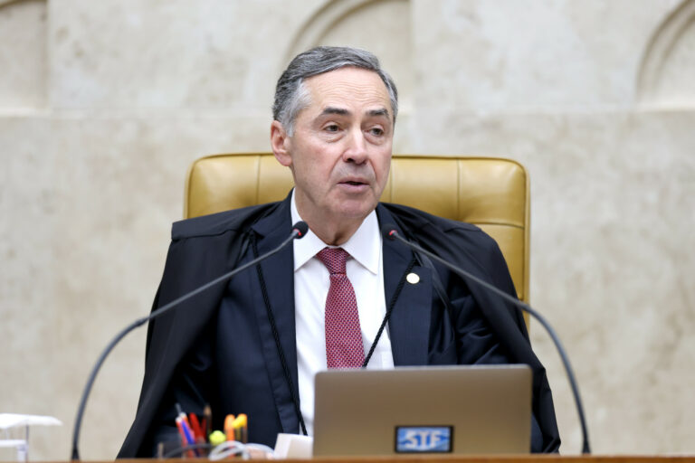 “Querem perdoar sem antes sequer condenar”, diz Barroso sobre anistia