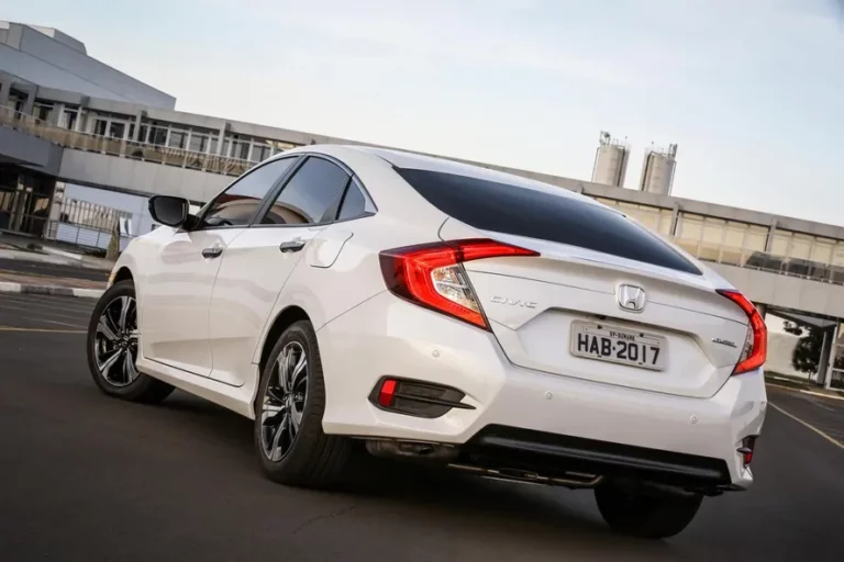 Toyota Corolla e Fiat Uno: Os inimigos das oficinas