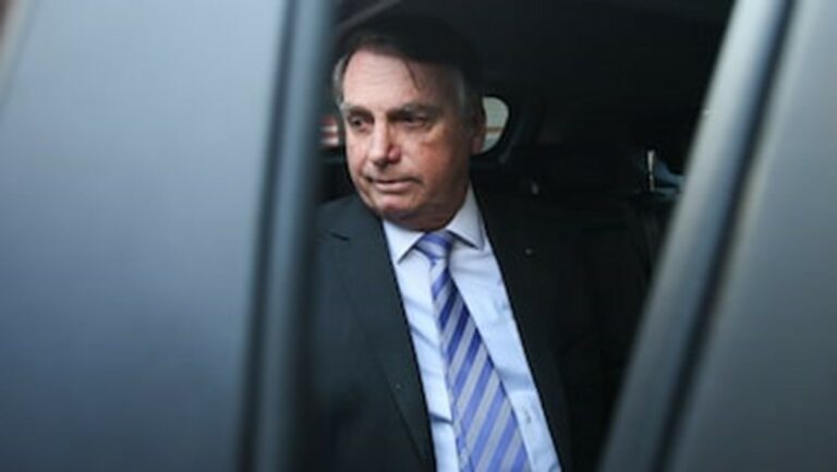 Insatisfação de bancada com ‘ingratidão’ esfria defesa de Bolsonaro diante de indiciamento pela PF