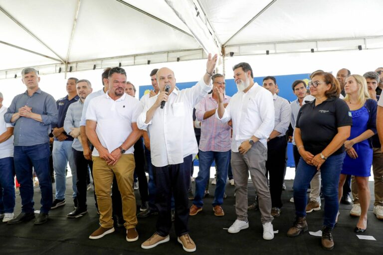 Governador Ibaneis Rocha inaugura novo complexo viário do Riacho Fundo