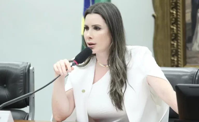 “Desinformação é aquilo que desagrada a esquerda”, diz Carol de Toni