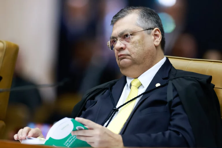 Dino libera parte das emendas indicadas por líderes da Câmara que estavam suspensas