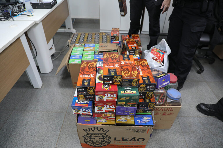 Operação do GDF apreende mais de mil fogos de artifícios vendidos de forma irregular