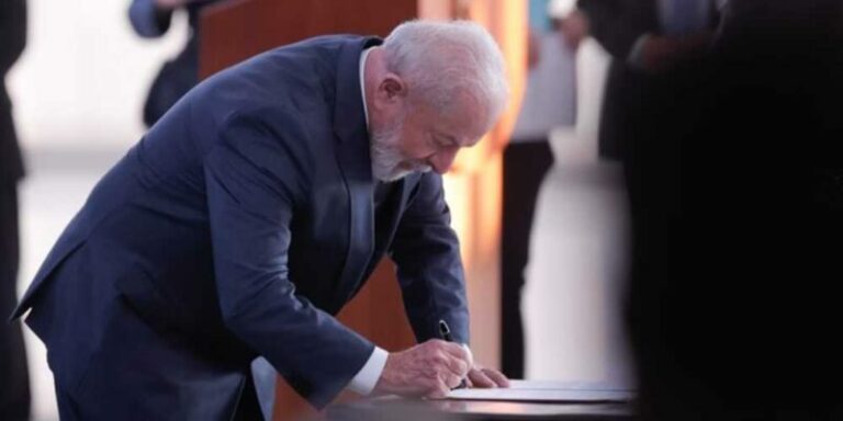 Governo Lula publica decreto que regula uso da força policial