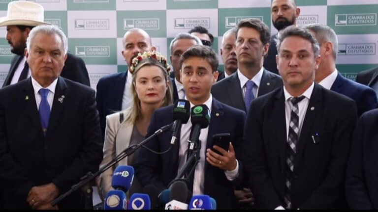 Nikolas Ferreira detona STF e é aplaudido nas redes sociais