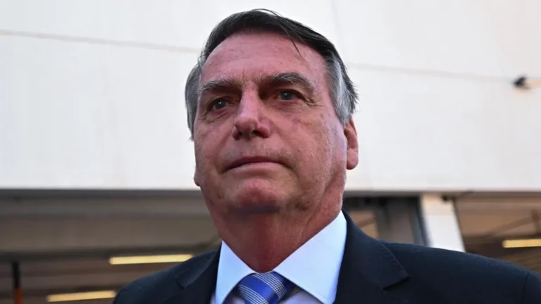 Moraes impede viagem de Bolsonaro aos EUA para participar da posse de Trump