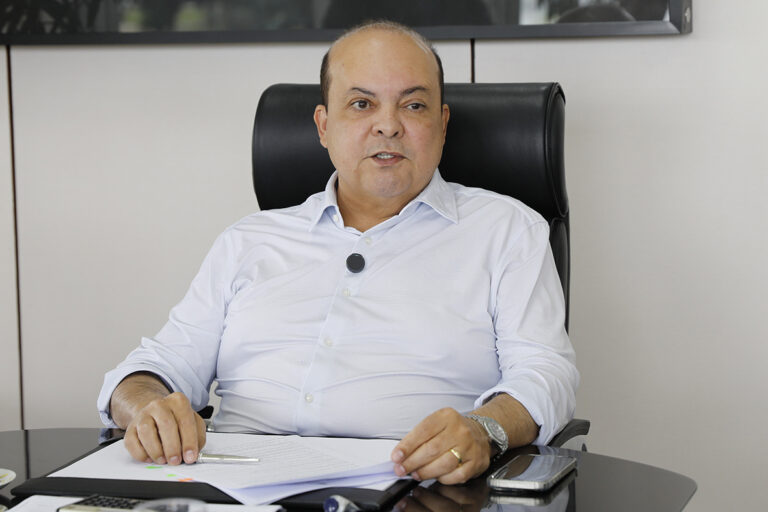 Governador nomeia Fernanda Falcomer para a Subsecretaria de Saúde Mental do DF e convoca 20 psiquiatras