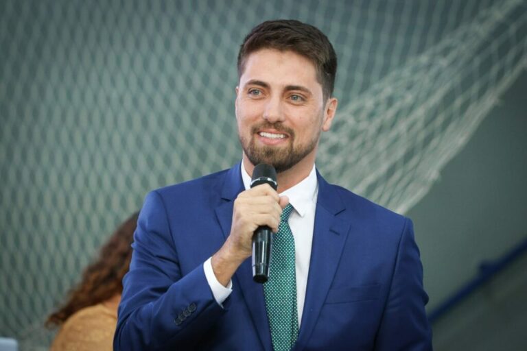 Marcus Vinícius empossa secretários que vão auxilia-lo em Valparaíso; veja quem são