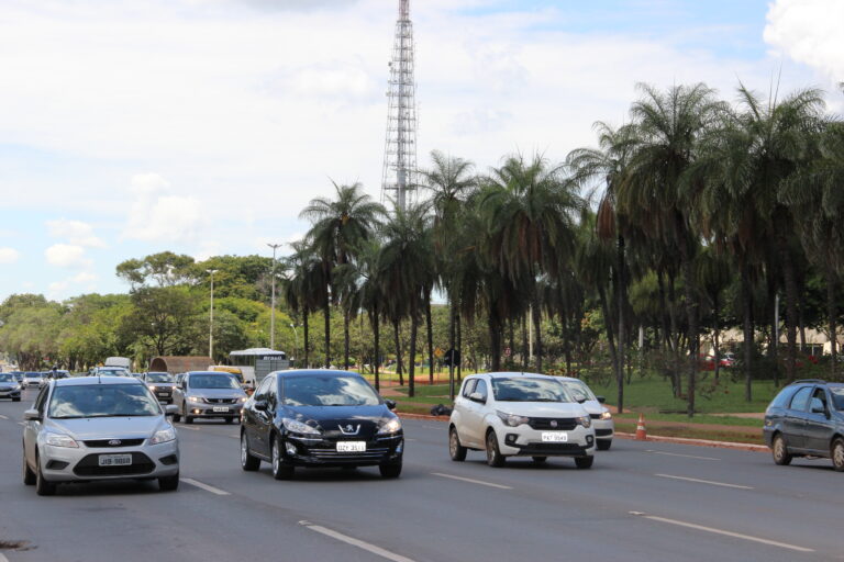 Fiscalização do CRLV-e 2024 começa nesta quarta-feira, 1º de janeiro de 2025