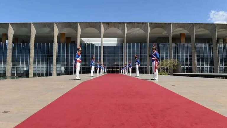 Itamaraty caiu em uma cilada diplomática ao responder departamento dos EUA, diz embaixador