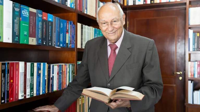 Ives Gandra critica condução do STF e defende anistia para atos de 8 de janeiro
