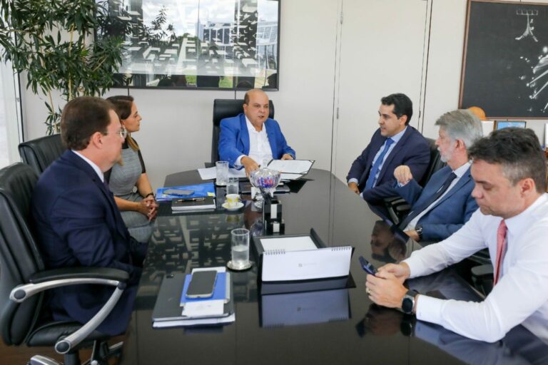 GDF convoca 200 médicos e nomeia membros do Comitê de Planejamento da Saúde