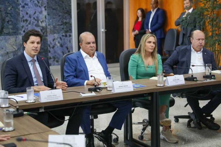 Ibaneis anuncia convênio interfederativo para reduzir passagens de ônibus do Entorno