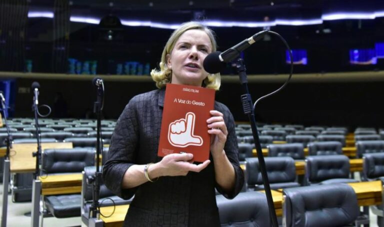 Estadão sobre Gleisi Hoffmann no governo: “Vem aí a ministra da discórdia”