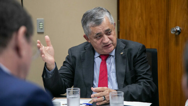 Silêncio sepulcral sobre Líder do governo Lula envolvido em desvio de emendas