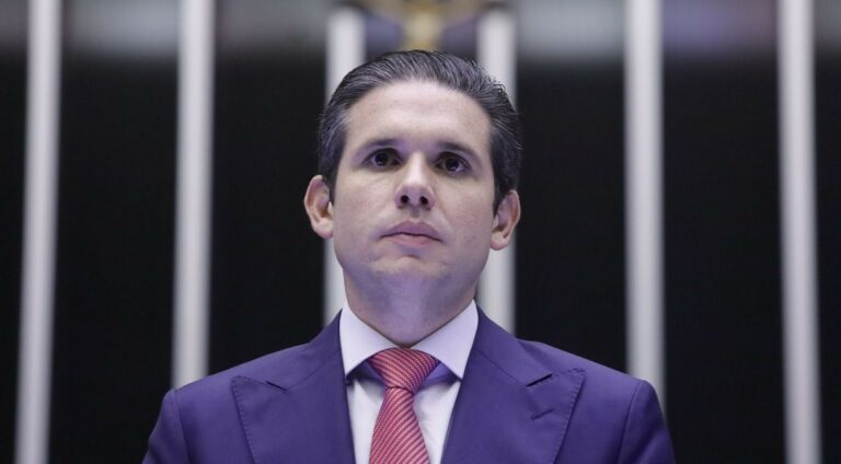Hugo Motta decide não pautar requerimento de urgência da anistia