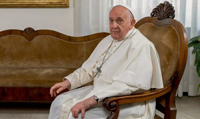 Governador Ibaneis Rocha lamenta morte do papa Francisco e decreta luto de sete dias