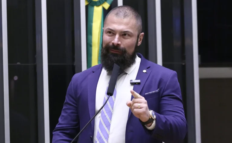 “PEC da Segurança é manobra de poder, não solução para o crime”, diz deputado Bilynskyj