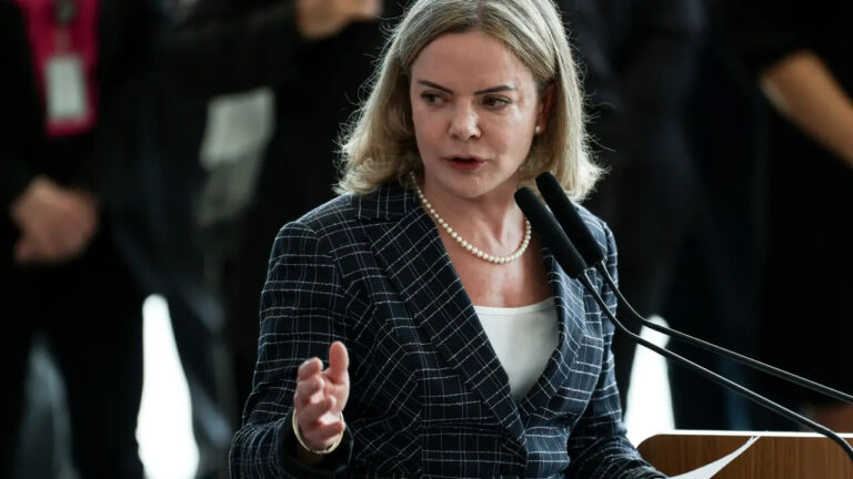 Gleisi faz terrorismo com aposentados para tentar impedir a CPMI do INSS