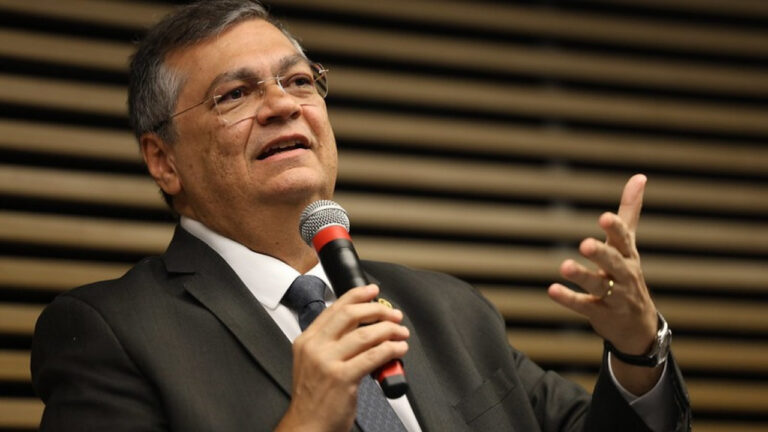 Inquérito sobre respiradores retorna ao STF e é assumido por Dino