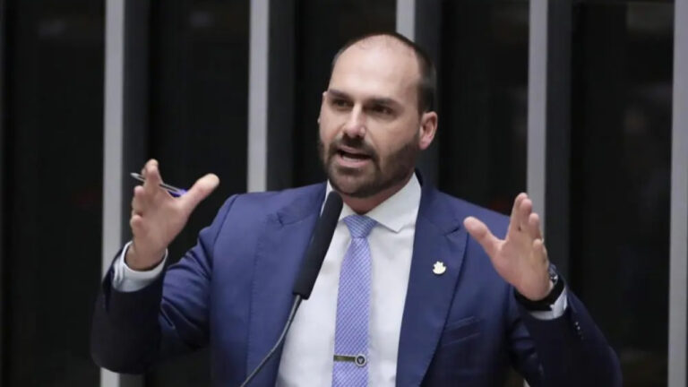 Inquérito contra Eduardo Bolsonaro: juristas veem retaliação e ‘abuso de poder’
