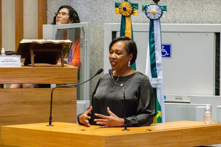 Deputada Jane Klebia responde a ataques de violência política na Tribuna da CLDF: “Não vou me calar”