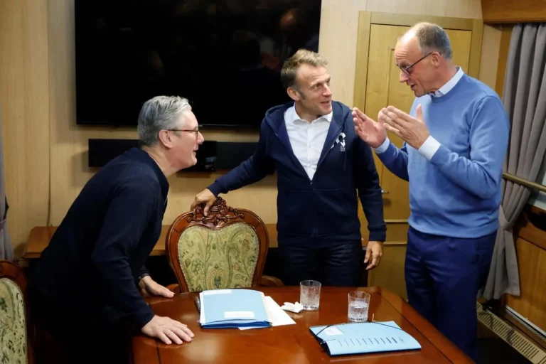 VÍDEO: Rússia acusa Macron, Merz e Starmer de usar cocaína em reunião em Kiev