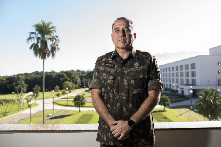 Exército deixa de fora de lista de promoção ex-comandante militar do Planalto do 8/1