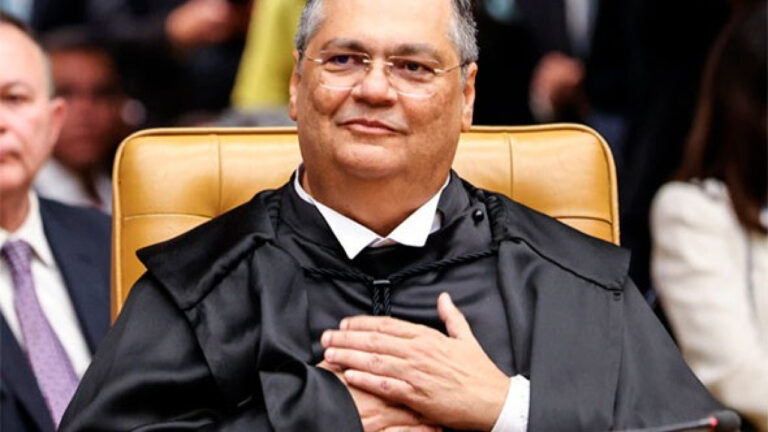 Cláudio Dantas: Dino vai julgar atos do próprio Dino sobre fraudes no Consórcio Nordeste