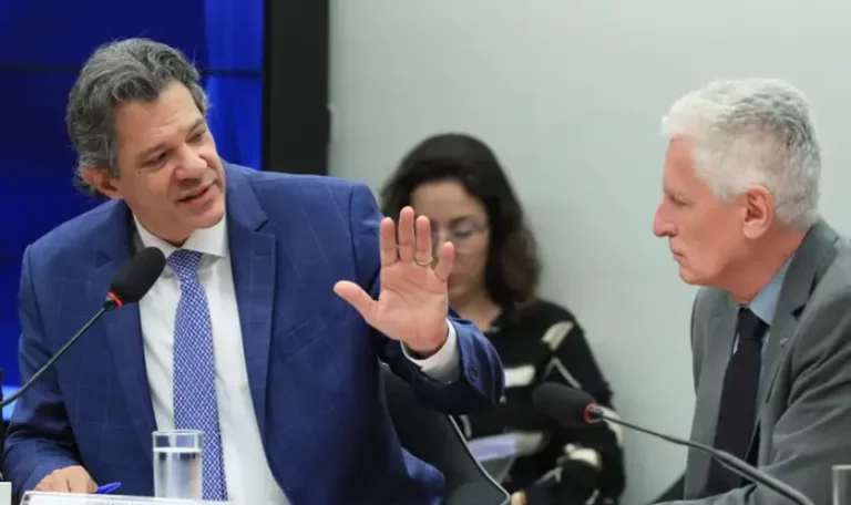 Haddad sai de férias em meio à crise do IOF, e governo enfrenta pressão