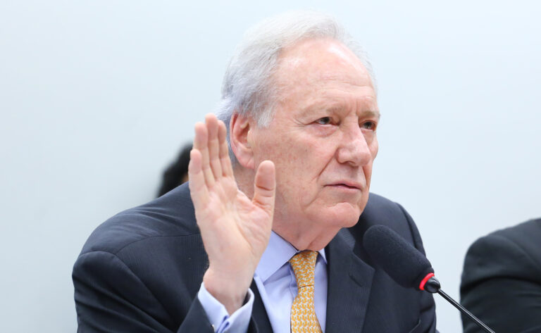 Lewandowski aciona PF para investigar mulher que gritou “Lula, Ladrão”