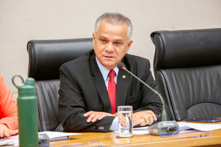 CLDF: Professores podem ser punidos por vinculação de conteúdos que entrem em conflito com convicções dos pais ou responsáveis por alunos