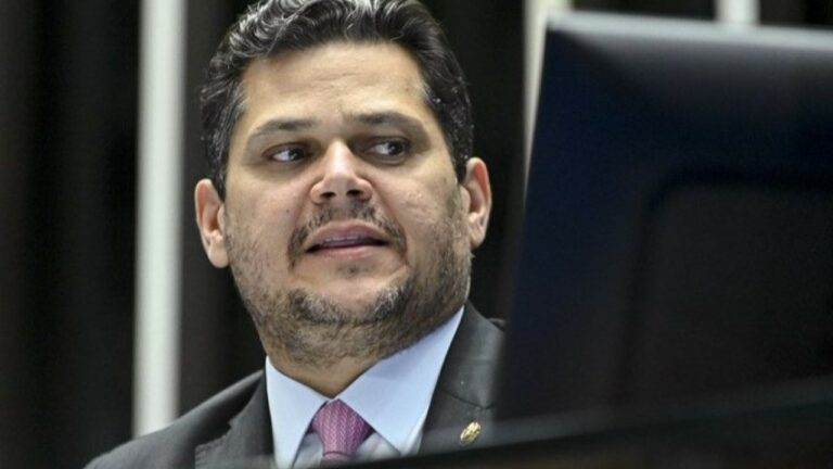 Proposta de Alcolumbre pode limitar partidos pequenos de recorrerem ao STF