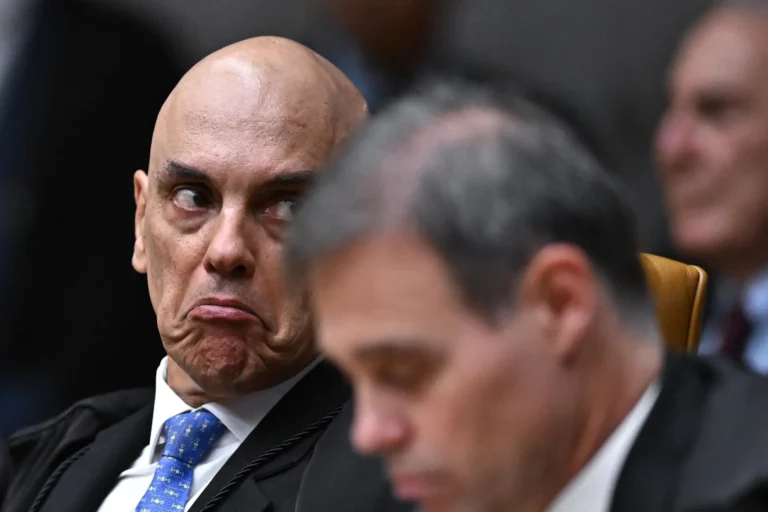 Justiça dos EUA dá 21 dias para Moraes responder processo movido por empresa de Trump