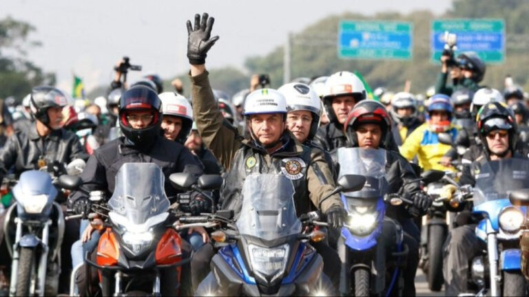 Cai mais dois inquéritos contra Bolsonaro