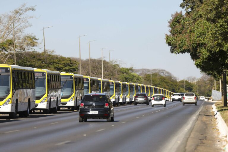 GDF inicia entrega de 444 novos ônibus e lança aplicativo para modernizar transporte coletivo