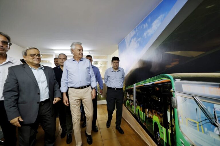 Caiado: BRT Leste-Oeste tem novos ônibus e estações reformadas