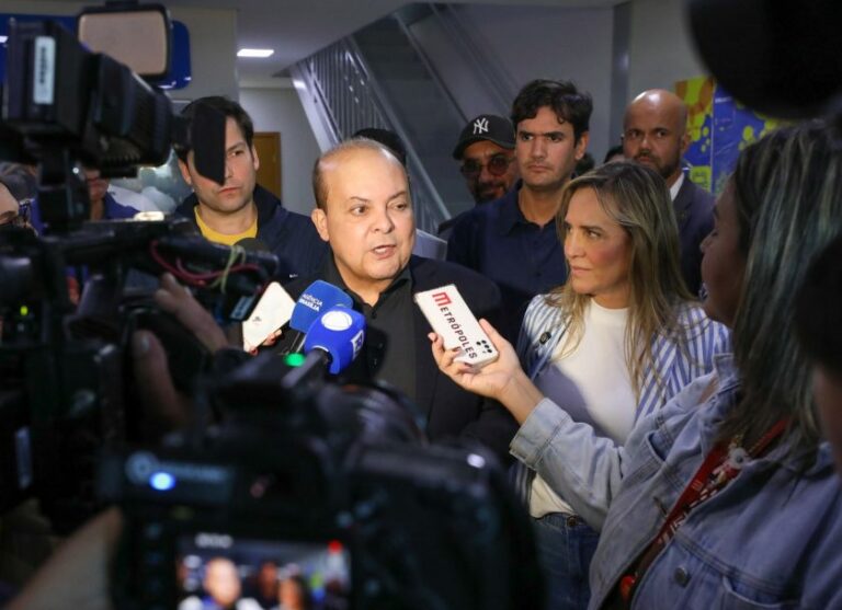 Ibaneis rebate Gleisi: “Se o PT me critica, é a prova de que estou certo”