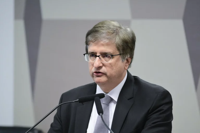 Recondução de Gonet: Um Senado que se apequena diante da PGR