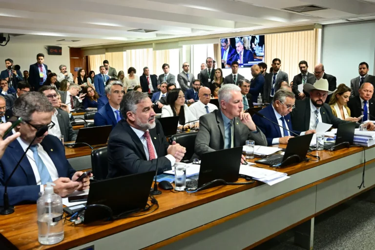 Esquerda blinda delator, imprensa se cala e CPMI do INSS é prejudicada