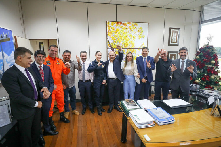 Forças de segurança agradecem a governador Ibaneis Rocha o reajuste salarial