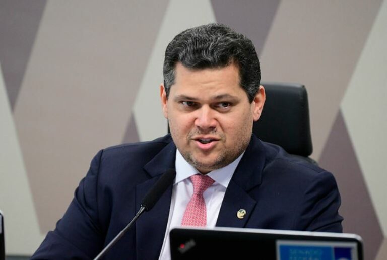 Acabou o amor? Alcolumbre solta nota detonando Governo Lula