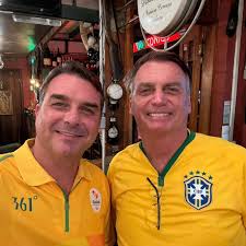 Flávio e Jair Bolsonaro