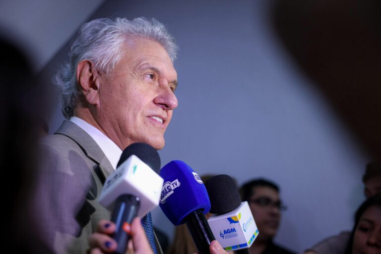 Caiado celebra equilíbrio fiscal de Goiás, mas alerta: “Um minuto basta para destruir sete anos de trabalho”