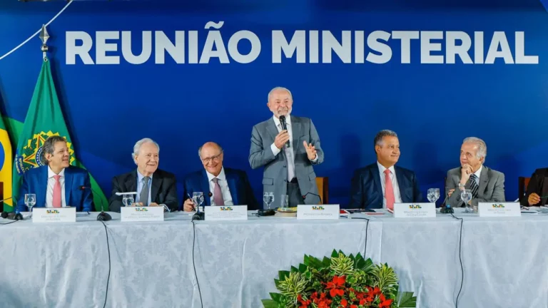 Lula refém da própria Base: radicalização à esquerda isola o Governo e complica 2026