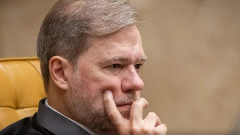 Toffoli muda decisão mais uma vez e manda entregar provas em outro depósito