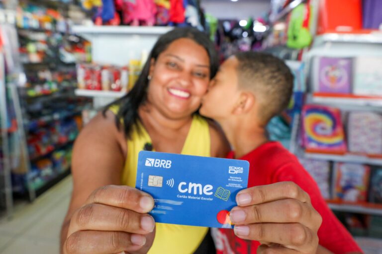 Saiba como ter acesso aos cartões Creche, Material Escolar e Uniforme da rede pública do DF