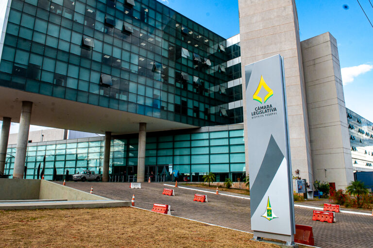 Esquerda quer que o BRB se exploda e carregue junto a população carente e mais de 4.500 funcionários