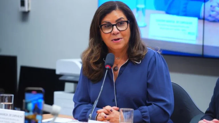 Juíza aposentada que reclamou de gastos com gasolina e “lanche” recebeu R$ 113 mil em dezembro