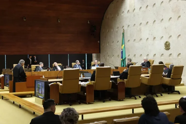 Toffoli e Moraes divergem de código de ética de Fachin e expõem racha do STF